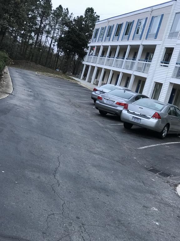 罗利北6号汽车旅馆 外观 照片